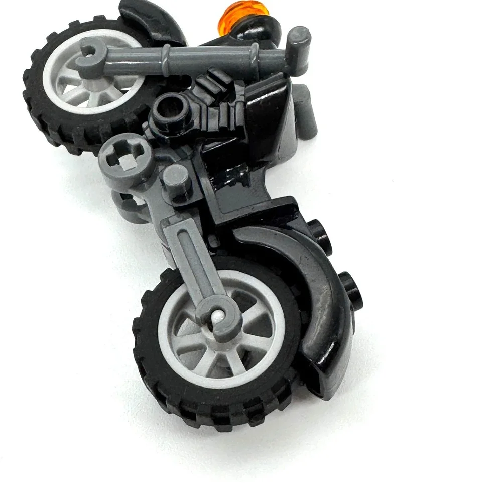 Lego Black Motorcycle Minifigure Scale Grey Chassis Vintage Town City Vehicle